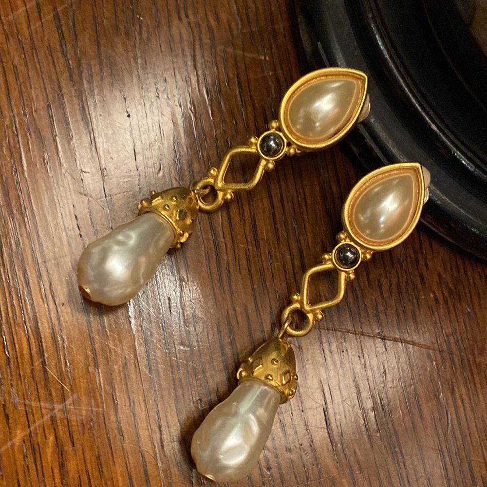 Pearl ear clips, two pairs, one short and one long - Picture 4 of 5